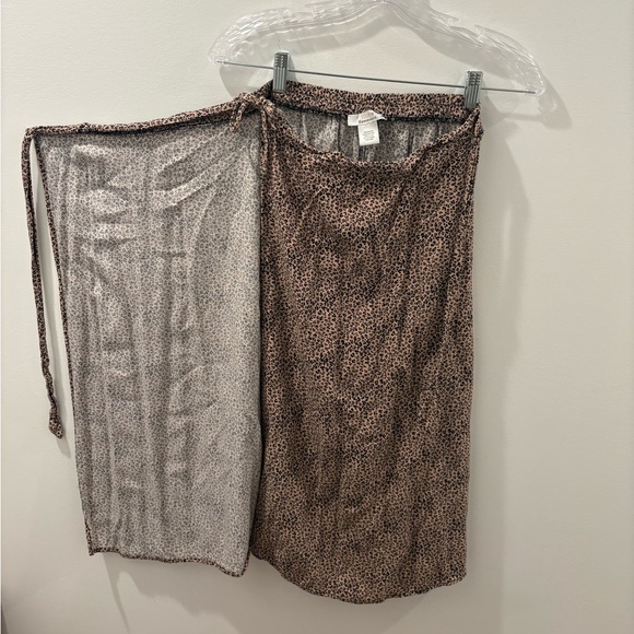 Leopard Print Wrap Skirt (Small) - Picture 4 of 5